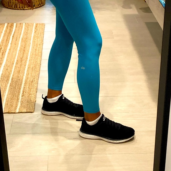 🌊APL TechLoom Phantom Women’s size 10 Black Sneakers🌊 - Picture 2 of 7